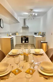Deluxe One Bed Flat Near Ely Cathedral - Sleeps 4 - Image 5