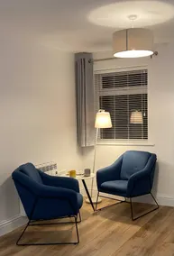 Deluxe One Bed Flat Near Ely Cathedral - Sleeps 4 - Image 3