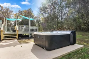 Lake Hills Landing | Family Friendly+Hot Tub - Image 5