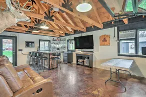 Riverfront Zanesville Getaway w/ Private Bar! - Image 3