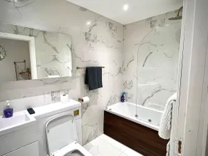 Apt 2-Apartment-Superior-Hydromassage-View of - Image 2