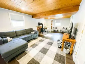 Sparkling Clean Saratoga home near SPAC & Track Pets - Image 2
