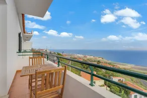 Santa Cruz Apartment with Sea View by Holiday Rental Madeira - Image 4