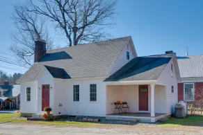 Walk to Village! Family-Friendly Gem in East Burke - Image 1