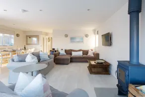 4BR Beach House sleeps 10 - 5 mins walk to the Sea - Image 5