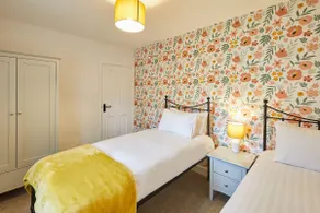 Host & Stay - Kenmore - Image 5