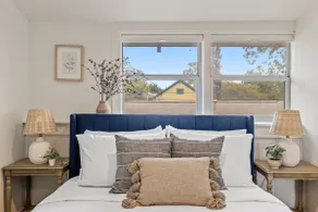 Quick Jaunt to Rainey | Exquisite Stylish Bungalow - Image 4