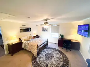Entire Private 2 bedrooms house, nice neighborhood - Image 3