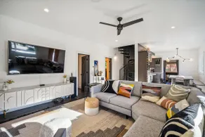 Luxury River Home - Pets Stay Free - Image 2