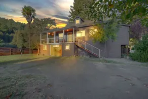 Luxury River Home - Pets Stay Free - Image 3