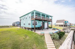 Spacious Home on ICW w/ Fabulous Patios on Sargent Beach & ICW Side! - Image 2
