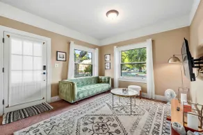 Stylish 1920s Downtown Flagstaff unit W/HotTub - Image 2