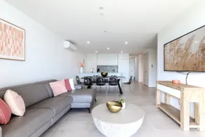 Bayfront Holiday Retreat with Parking - Image 3