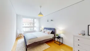 Sublime contemporary apartment in the city centre - Image 2