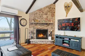 Cozy Camelback, Pocono Retreat w/ Mountain Views! - Image 4