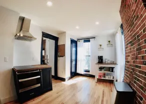 WestEnd Large Penthouse walk to Old Port w/Parking - Image 5