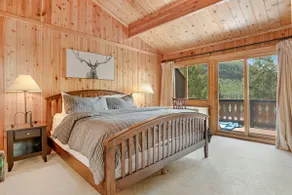 Private Hot Tub, 2 Living Rooms, Kitchen & Kitchenette + Pet Friendly! - Image 3
