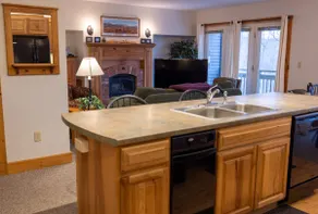 Ski to your 4 bdrm condo w/2 fireplaces and HOT TUB! - Image 5