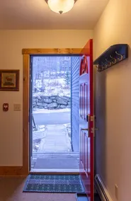 Ski to your 4 bdrm condo w/2 fireplaces and HOT TUB! - Image 2
