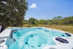 20mins from Rocker B-Bonnie Doon Barndo- Hot Tub - Image 2