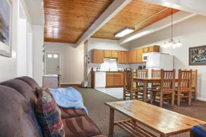 Outpost: Town Square Lodge 10 - Close to town Square - Image 2