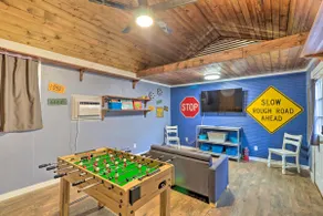 1920s Corsicana Home: Group Getaway Near Downtown! - Image 2