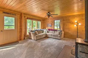 Cozy Riverfront Getaway: Fishing On-Site! - Image 5