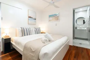 Moffat Beach Coastal Contemporary Unit A - Image 5