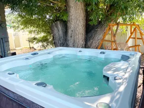 Dwntwn Custer Farmhouse on Main St with Hot Tub - Image 2