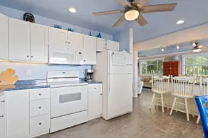 Cozy Trio Cottages! Gorgeous Sandy Beach w 3 Homes - Image 5