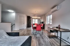 Charming 3 bed home with quick access - Image 3