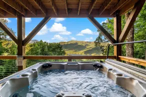 High Lake Lodge | Hot Tub & Mountain Views! - Image 4