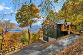 High Lake Lodge | Hot Tub & Mountain Views! - Image 2