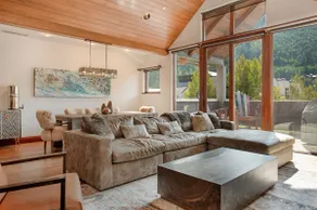 2 Min Walk to Lift + Penthouse Condo w/ Parking - Image 3