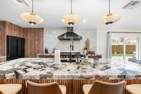 Modern Mountain Home / HOT TUB /Chef's Kitchen - Image 4