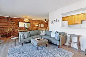 Lake Geneva, Fireplace, Pool, Wifi, King Bed - Image 4