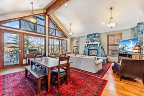 Luxe Mountain Gem: Hot Tub, Skiing & Trails Nearby - Image 5