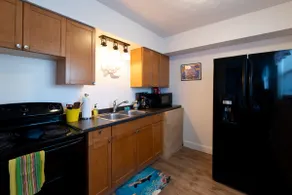 Coastal cottage w/ screened patio|Steps From Beach - Image 3