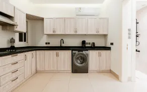 Three BR Spacious & Luxurious Flat in Hittin - Image 3