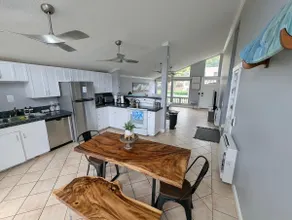 @Top Spots | Paradise Getaway – 2 Min from Beach! - Image 2