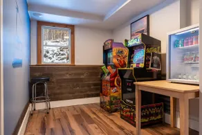 Minutes to Skiing/Hot Tub/Arcades - Image 5