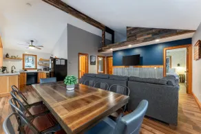 Minutes to Skiing/Hot Tub/Arcades - Image 3
