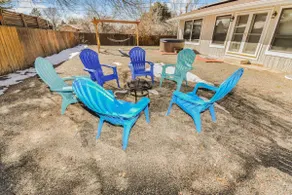Spacious 6BR Home with Hot Tub, Hammocks and Firep - Image 3
