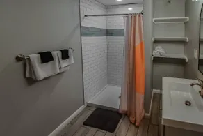 Spacious 6BR Home with Hot Tub, Hammocks and Firep - Image 4