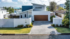 GEORGE8- THE ULTIMATE, FAMILY BEACH HOUSE! - Image 2
