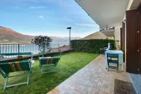 Wide view of Lake Como - Image 4