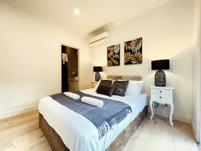 Luxury Glen Waverley Townhouse 4BR3BA Backyard - Image 4