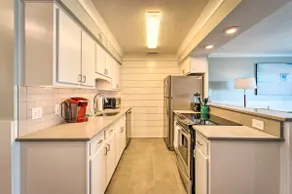 Bright Carolina Beach Condo - Walk to Shore! - Image 2