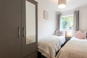 Apartment-Private Bathroom - Image 3
