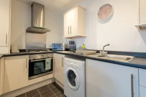 Apartment-Private Bathroom - Image 4